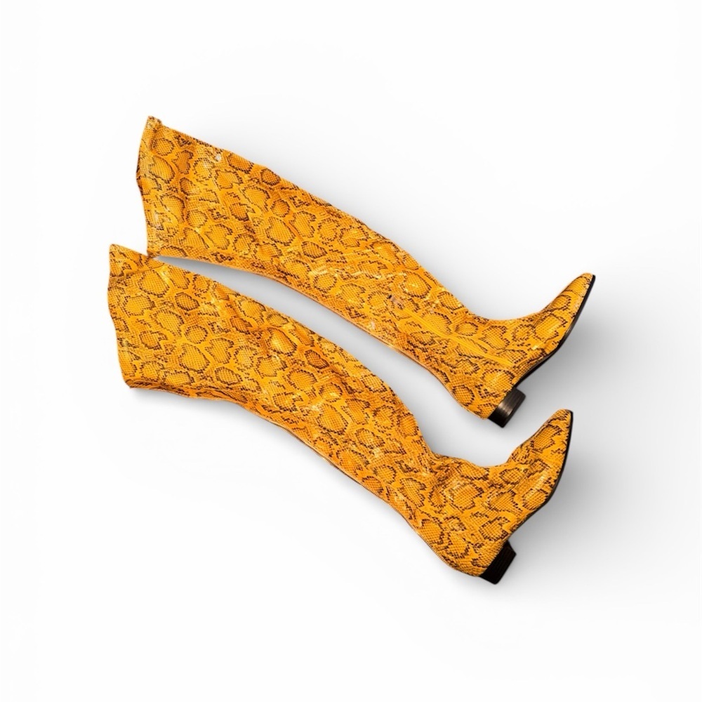 Stylish Yellow Snakeskin Over-the-Knee Boots - Picture 4 of 8